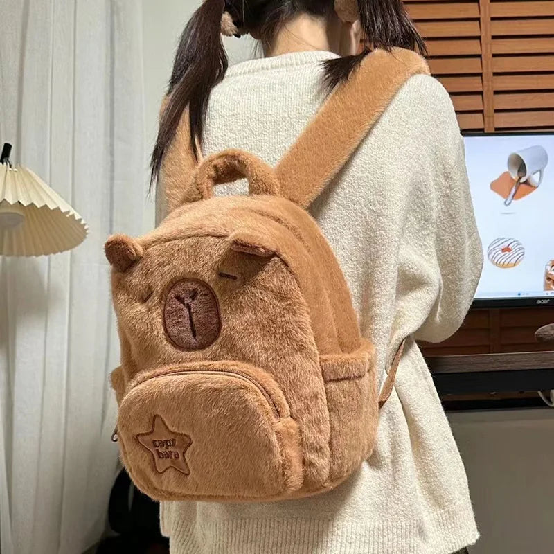 Mochila Felpuda de Capivara