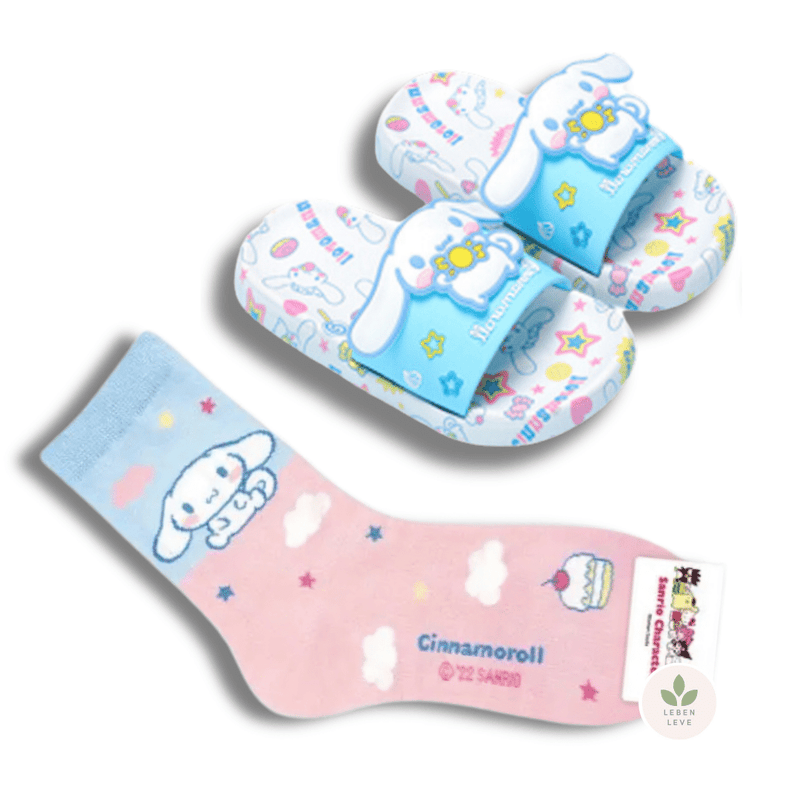 Chinelo Hello Kitty - So Soft + Brinde Par de Meias Hello Kitty